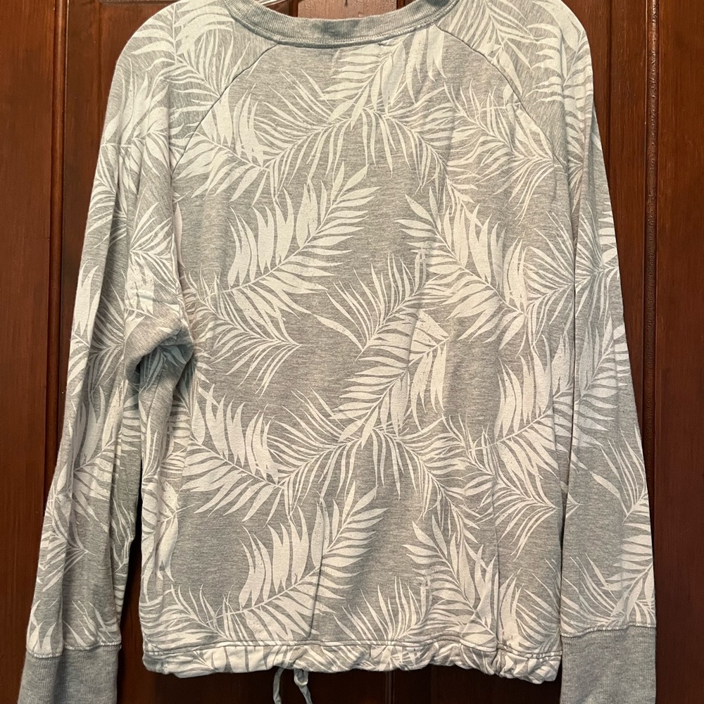 Gap Love size L top